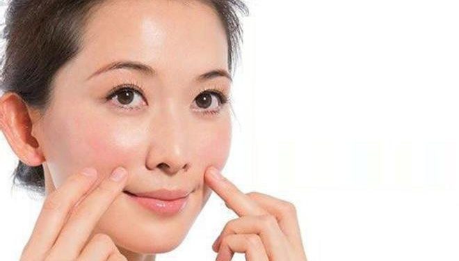 Cách căng da vùng khóe miệng cho nụ cười rạng rỡ