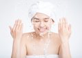 Cách hay rửa mặt cho da nhạy cảm