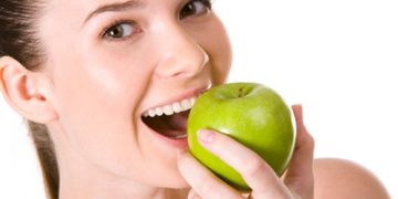 làn da sáng khỏe mịn màng từ trái táo