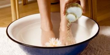 Trị cháy nắng da bàn chân hiệu quả