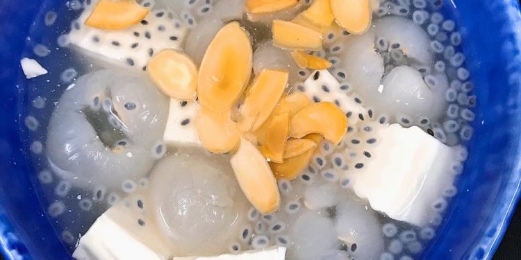 Cách Nấu Chè Khúc Bạch