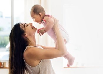 Cách trị táo bón cho trẻ sơ sinh