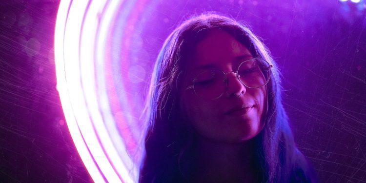 Highkey là gì? Lối sống highkey