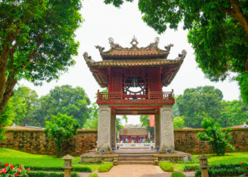 Nhà lý xây dựng văn miếu quốc tử giám để làm gì